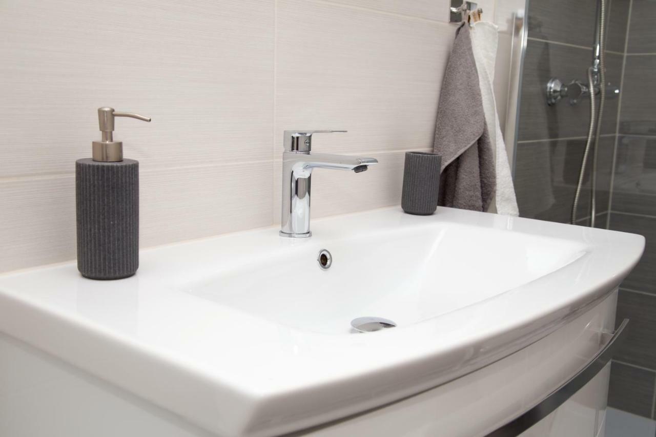 Апартаменты Apartman Topic Каштела Экстерьер фото