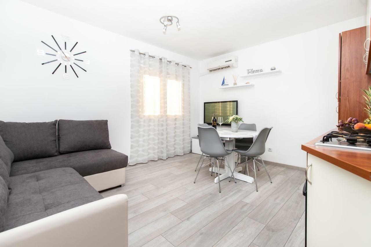Апартаменты Apartman Topic Каштела Экстерьер фото